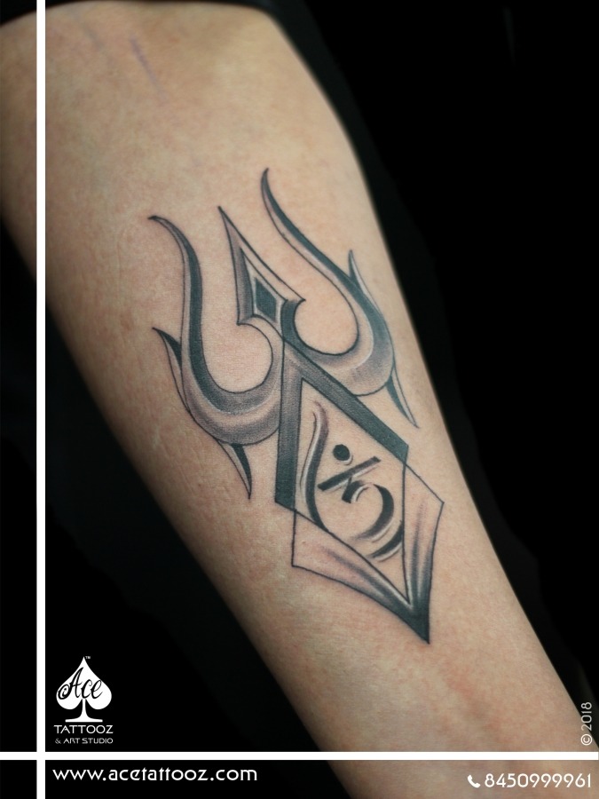 Indian Spiritual (ॐ) Om Tattoo Designs 2021 || Shiva Trishul and Om || | Om tattoo  design, Tattoo designs wrist, Tattoo font for men