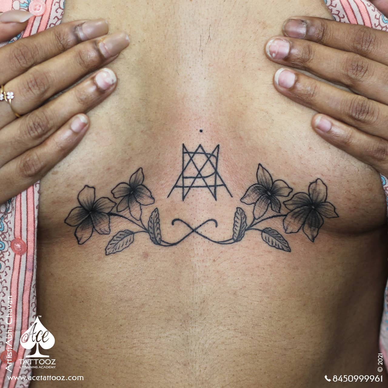 Sternum floral tattoo ✨ Done by @abhiacetattooz at @acetattooz ✅
.
.
#acetattoo #acetattoozindia #Acetattooz #Artist #tattoolife #tattoolovers #Tattoo #Acetattooz #tattooz #indianartist #sternum #sternumtattoo #tattooink #tattoolifestyle #tattoostudio #artlovers