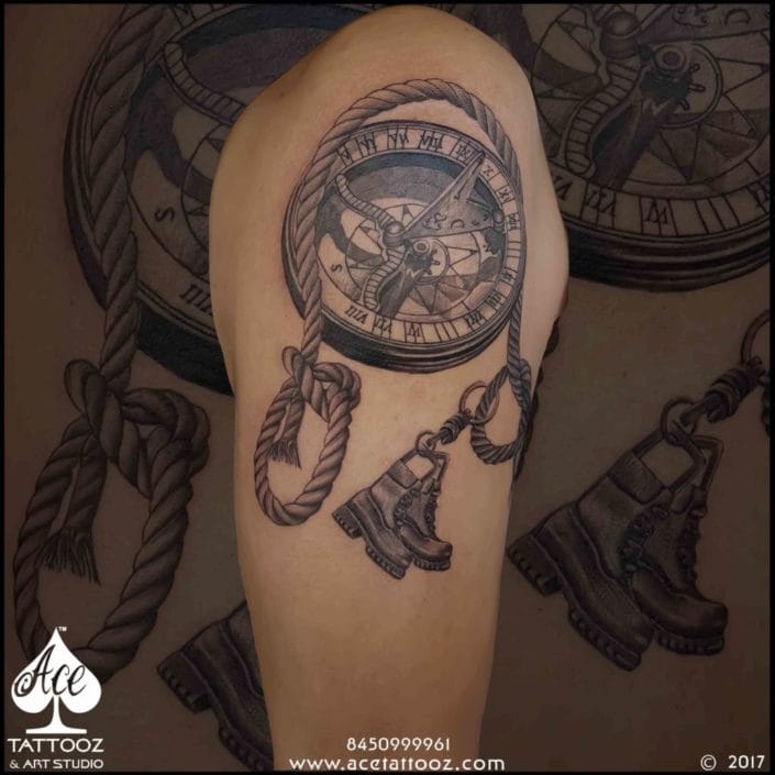 Compass-Black-and-Grey-Tattoo-705×705