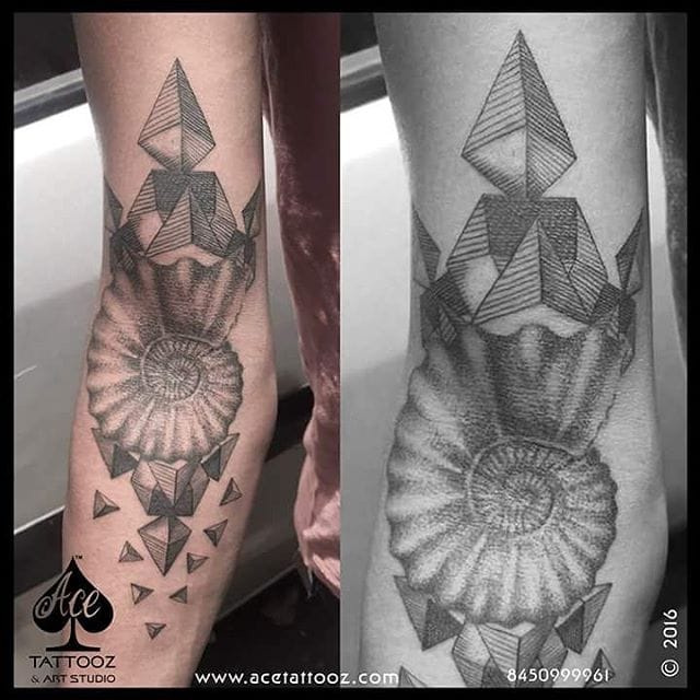 Geomtric-Black-and-Grey-Tattoo