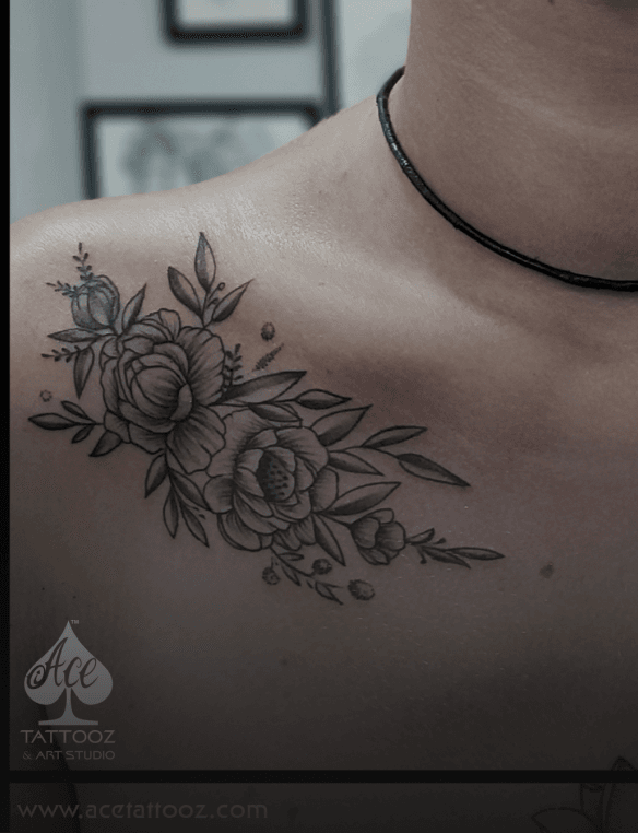 women-Collarbone-tattoo