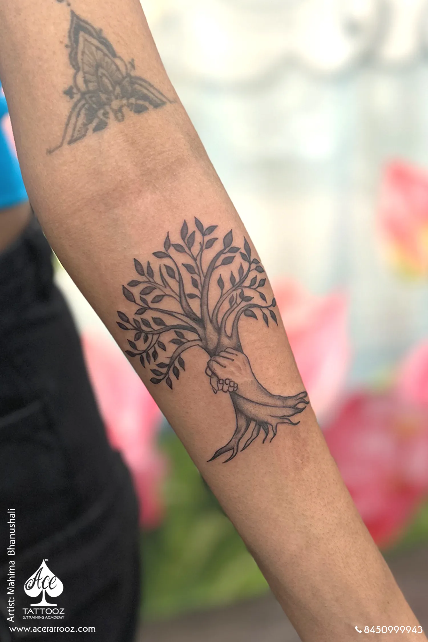 tree of life sibling – fine line floral botanical bouquet on shoulder blade ace tattooz mumbai