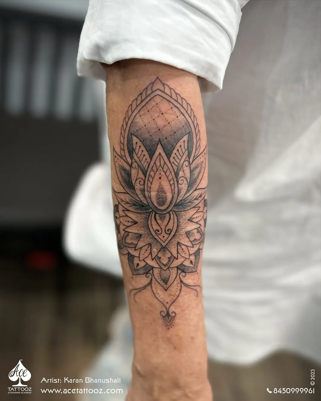 🌸 From mud to bloom, the lotus teaches us resilience.Every dot, every shade in this ornamental